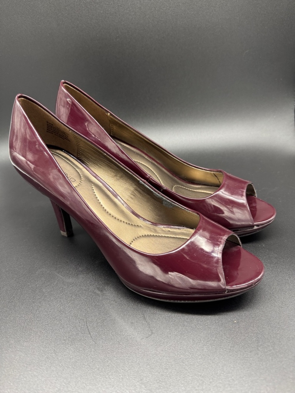 Bandolino Burgundy Patent Peep-Toe Heels Sz 8.5